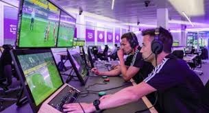 在熊猫杯负伤，记者：蒯纪闻遭遇手掌骨裂